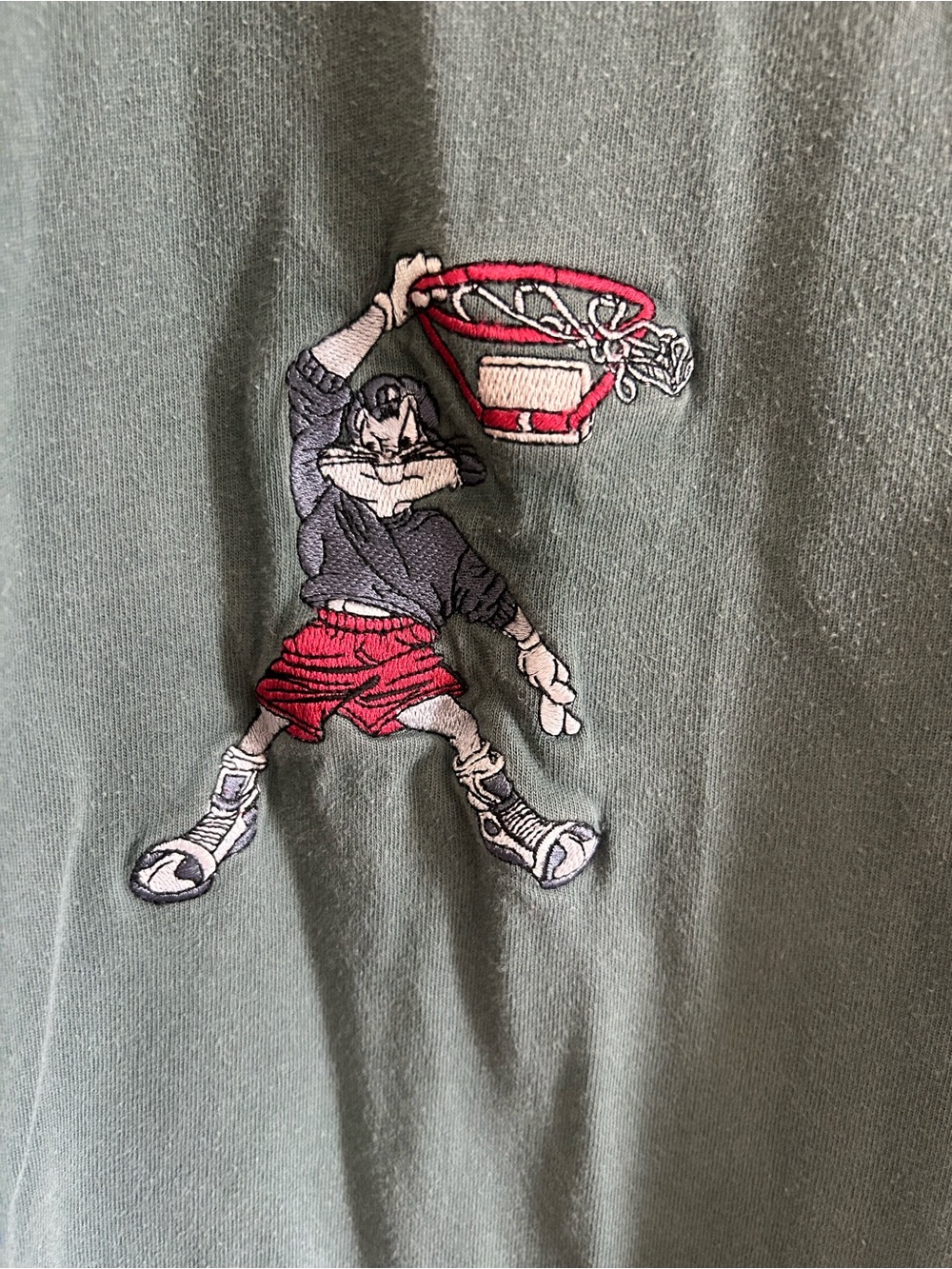 Vintage 1995 Warner Bros Bugs Bunny Basketball Embroidered Long Sleeve Mens XL - Picture 2 of 9